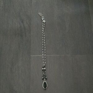1928 Silver and Black Pendant Necklace